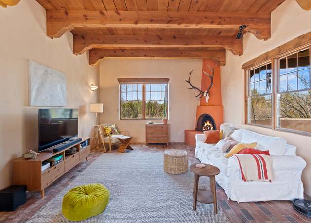 Property at 2661 Chelsea Ln, Santa Fe, NM 87505, 3 beds, 2 baths