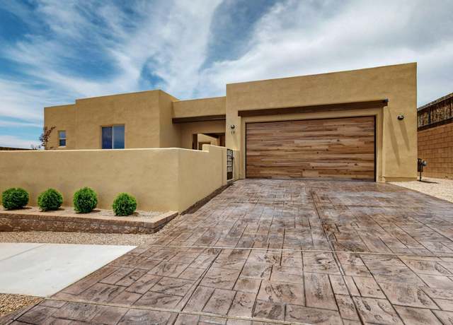 Property at 15 La Pradera, Santa Fe, NM 87508, 3 beds, 3 baths
