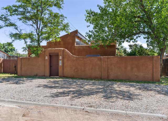 Property at 125 Mesa Vista St, Santa Fe, NM 87501, 4 beds, 3 baths