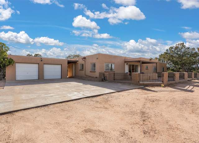 Property at 1098 Mansion Ridge Rd, Santa Fe, NM 87501, 3 beds, 1.5 baths