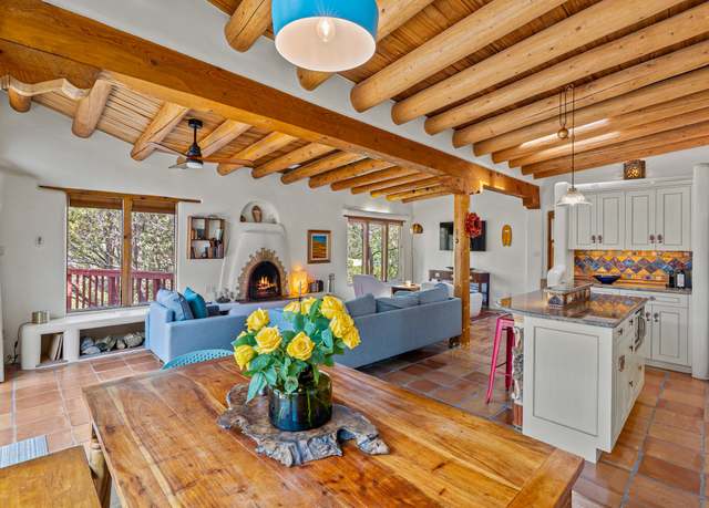 Property at 996 Paseo Del Sur, Santa Fe, NM 87501, 4 beds, 4.5 baths