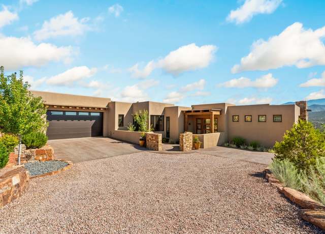 Property at 193 Circle Dr, Santa Fe, NM 87501, 3 beds, 3 baths