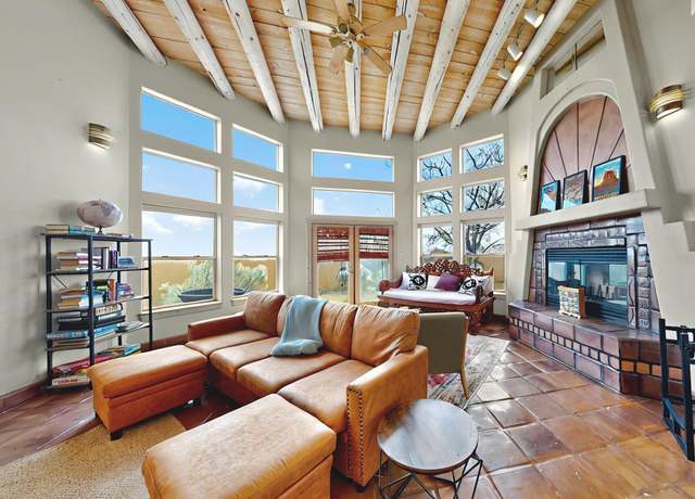 Property at 1 Solano Ct, Santa Fe, NM 87508, 4 beds, 3 baths