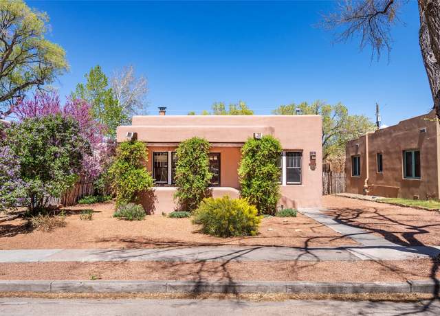 Property at 237 Anita Pl, Santa Fe, NM 87505, 2 beds, 2 baths