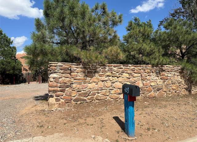 Property at 409 La Joya Rd, Santa Fe, NM 87501, 6 beds, 4 baths