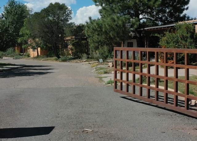 Property at 102 Camino Santiago, Santa Fe, NM 87501, 2 beds, 2 baths