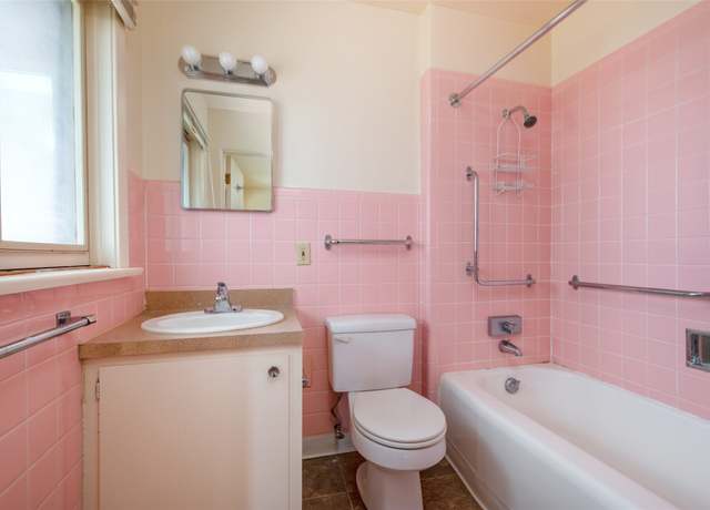 Property at 112 A&B Camino Mattias, Santa Fe, NM 87501, 4 beds, 4 baths