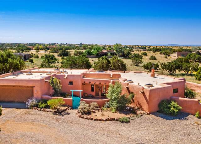 Property at 9 Antigua Rd, Santa Fe, NM 87508, 3 beds, 2 baths