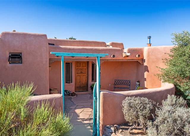 Property at 9 Antigua Rd, Santa Fe, NM 87508, 3 beds, 2 baths