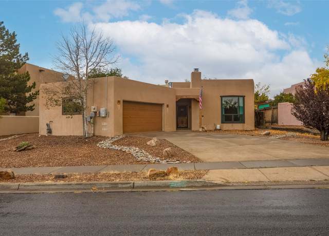 Property at 3240 Nizhoni Dr, Santa Fe, NM 87507, 3 beds, 2 baths