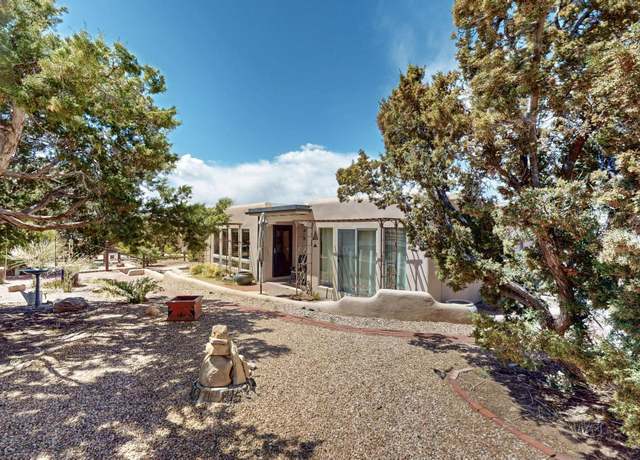 Property at 30 Alcalde Rd, Santa Fe, NM 87508, 3 beds, 2 baths
