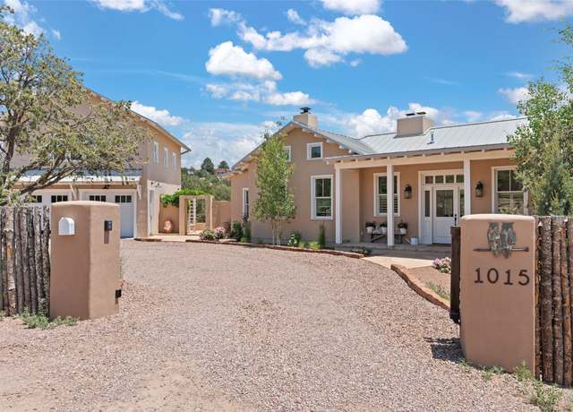 Property at 1015 Mansion Rdg, Santa Fe, NM 87501, 2 beds, 2.5 baths