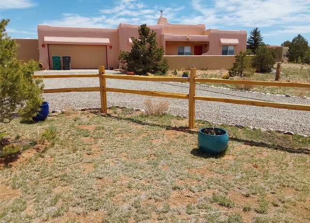 Property at 10 Floresta Dr, Santa Fe, NM 87508, 3 beds, 2 baths