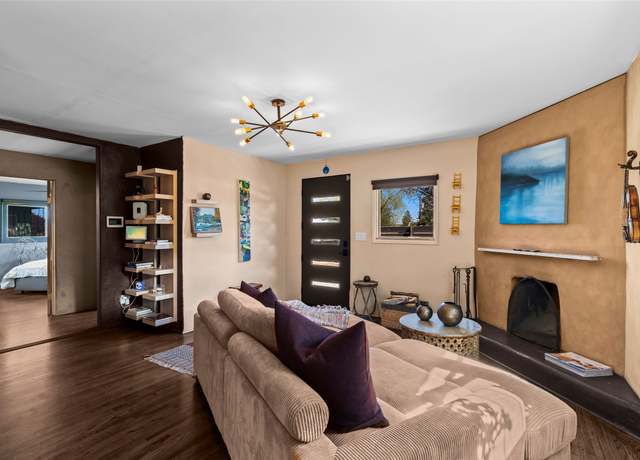 Property at 622 Calle Grillo, Santa Fe, NM 87505, 3 beds, 2.5 baths