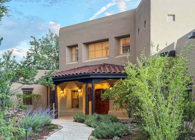 Property at 1097 Mansion Ridge Rd, Santa Fe, NM 87501, 3 beds, 3.5 baths