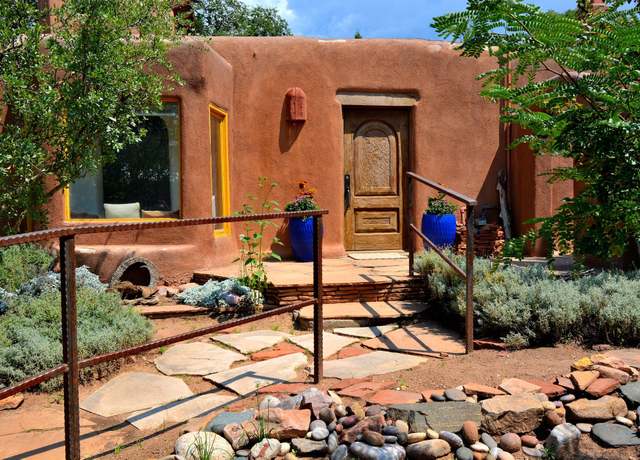 Property at 481 Camino Don Miguel, Santa Fe, NM 87505, 2 beds, 2.5 baths
