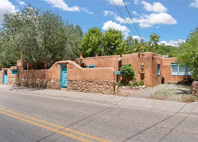 Property at 868 E Alameda St, Santa Fe, NM 87501, 3 beds, 2.5 baths