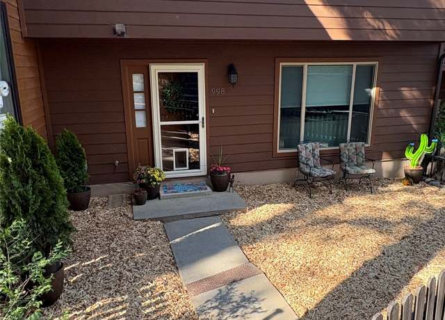 Property at 998 Alamo, Los Alamos, NM 87544, 4 beds, 2.5 baths