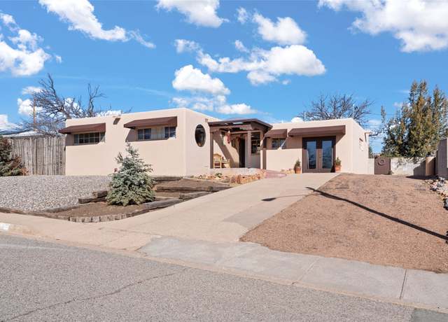 Property at 1115 N Luna Cir, Santa Fe, NM 87501, 3 beds, 3 baths