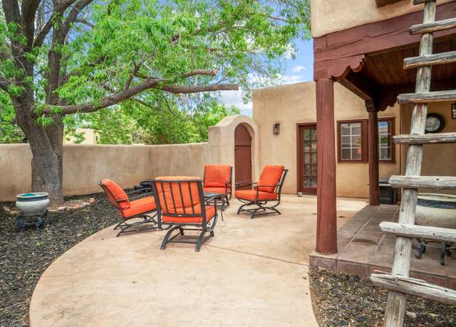Property at 3244 Calle De Molina, Santa Fe, NM 87507, 3 beds, 2 baths