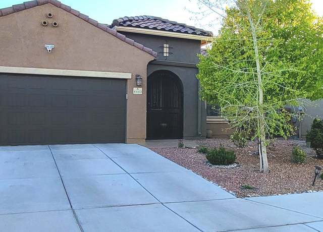 Property at 4680 Hojas Verdes, Santa Fe, NM 87507, 4 beds, 2 baths