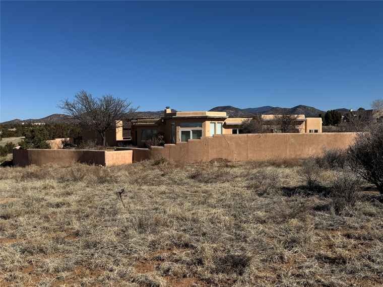 Photo of 6 Monte Alto Ct Santa Fe, NM 87508