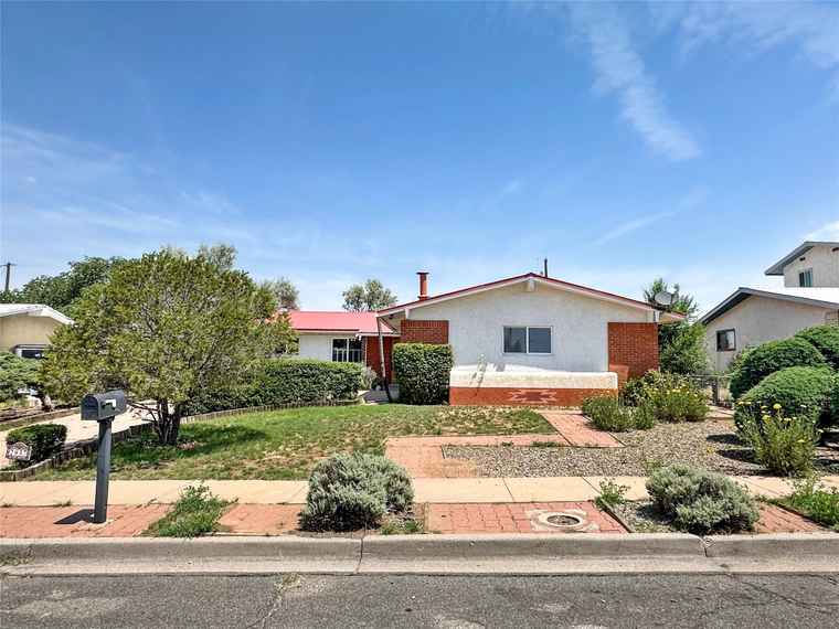 Photo of 2937 Camino Principe Santa Fe, NM 87507