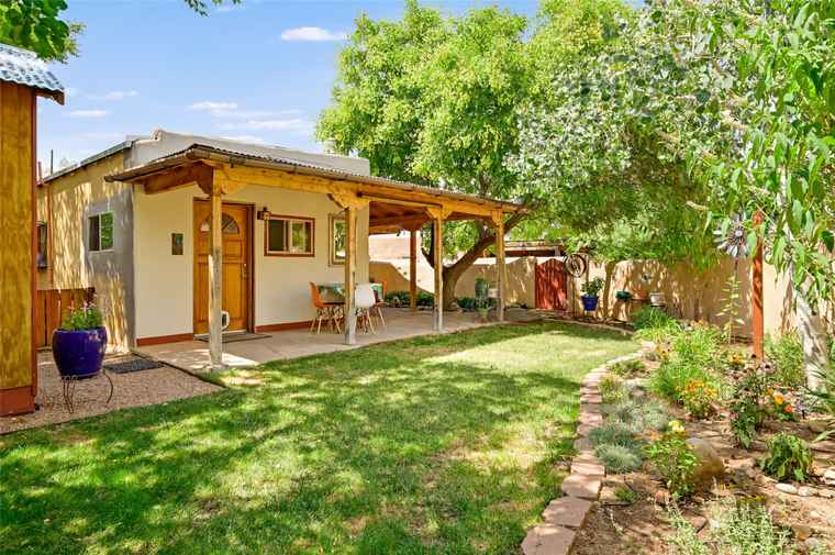 Photo of 531 Juanita St Santa Fe, NM 87501