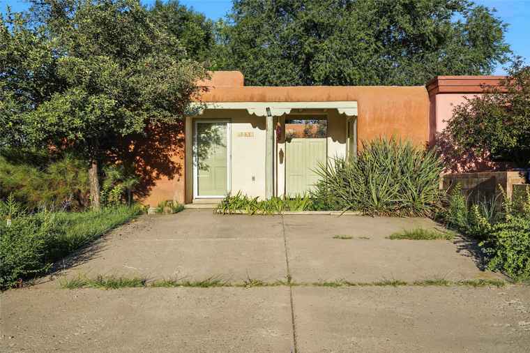 Photo of 2067 Placita De Quedo Santa Fe, NM 87505