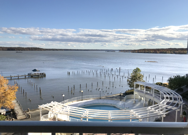 Property at 1250 S Washington St #515, Alexandria, VA 22314, 1 bed, 1.5 baths