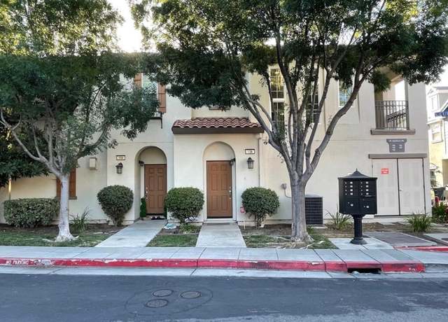 Property at 136 W Saltillo Ln, Tracy, CA 95391, 2 beds, 2 baths