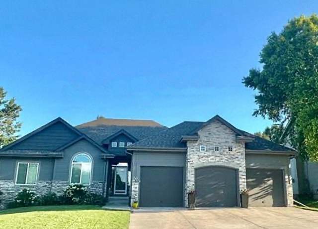 Property at 17209 Y St, Omaha, NE 68135, 4 beds, 3 baths