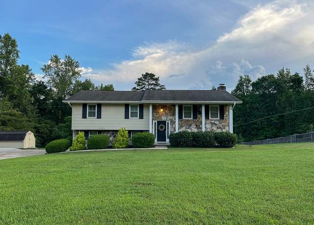 Property at 10106 Crestmont Dr, Ooltewah, TN 37363, 4 beds, 3 baths