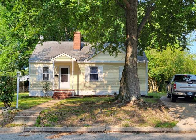 Property at 26 Rugby Rd, Newport News, VA 23606, 3 beds, 1.5 baths