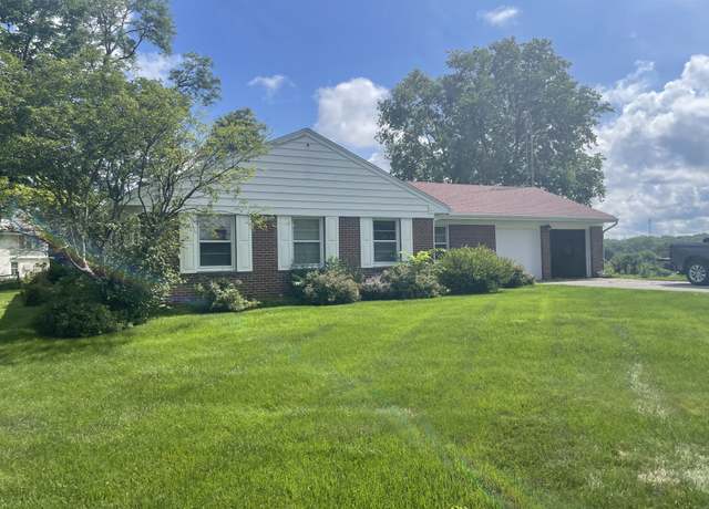 Property at 1432 Eustace Dr, Dixon, IL 61021, 3 beds, 2 baths