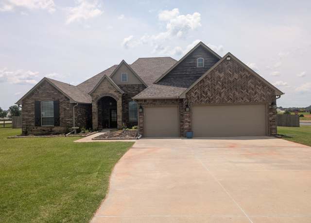 Property at 4674 Vista Valley Ln, Edmond, OK 73025, 4 beds, 3 baths