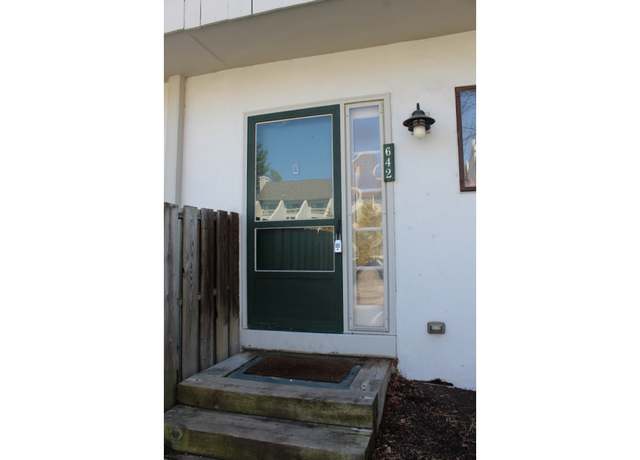 Property at 642 Summit House, West Chester, PA 19382, 2 beds, 1.5 baths
