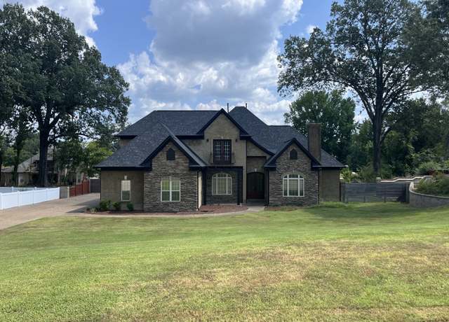 Property at 2615 Pimberton Cv, Southaven, MS 38672, 5 beds, 3.5 baths