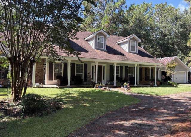 Property at 131 Bennett Dr, Covington, LA 70435, 5 beds, 3 baths