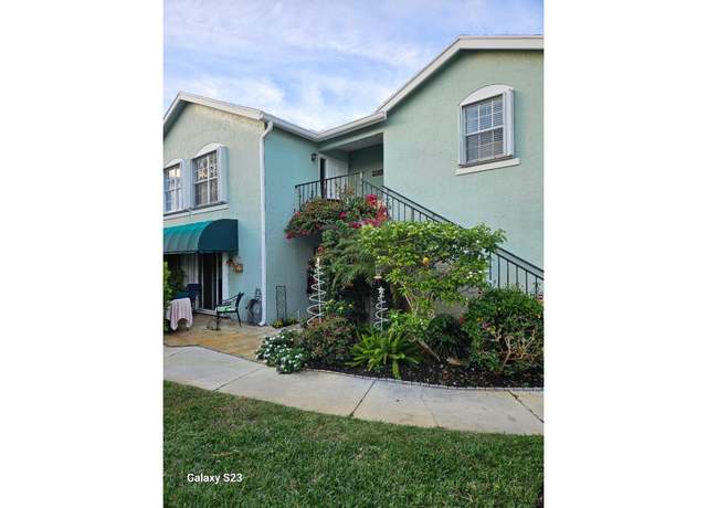 Property at 557 Waterside Dr, Hypoluxo, FL 33462, 2 beds, 2 baths