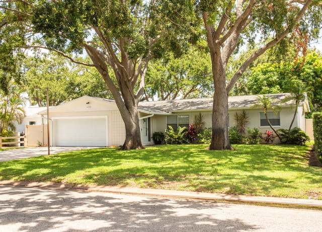 Property at 6195 34th Ave N, Saint Petersburg, FL 33710, 4 beds, 2 baths