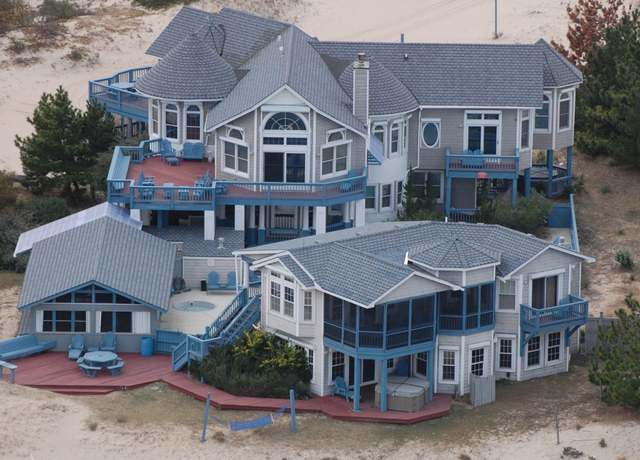 Property at 1485 Ocean Pearl Rd, Corolla, NC 27927, 6 beds, 8 baths