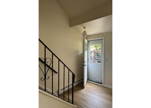 Property at 13 Wake Robin Rd, Ballston Spa, NY 12020, 2 beds, 2 baths