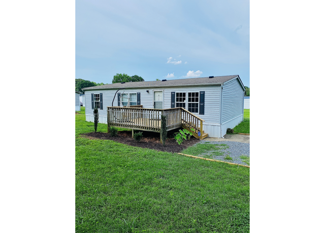 Property at 7843 Lucky Creek Ln, Denver, NC 28037, 3 beds, 2 baths