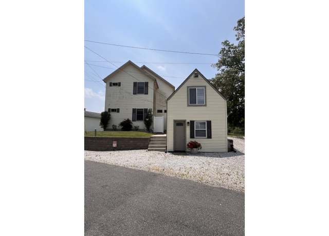Property at 576 Saunders Ave, Coventry Township, OH 44319, 3 beds, 1.5 baths