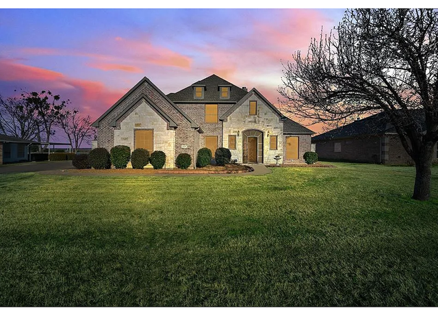 Property at 5557 County Road 4052, Kemp, TX 75143, 4 beds, 3 baths