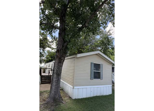Property at 125 Park Ln, Hutchins, TX 75141, 3 beds, 2 baths