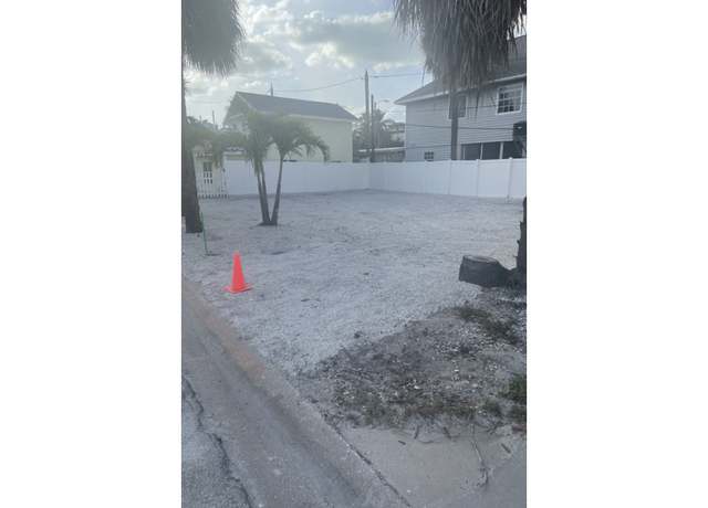 Property at 134 87th Ave, Treasure Island, FL 33706