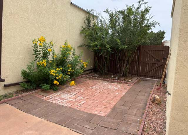 Property at 991 Roadrunner Cir, Las Cruces, NM 88011, 2 beds, 2 baths