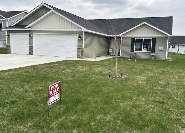 Property at 1109 11th Ave SE, Waseca, MN 56093, 3 beds, 2 baths